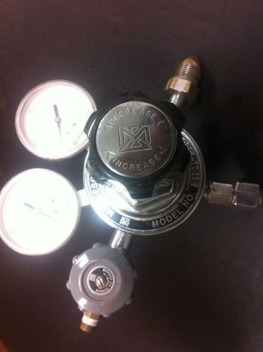 Matheson Gas Products Model 3104C KB22415Gas Regulator with Dual Gauges &amp; Valve