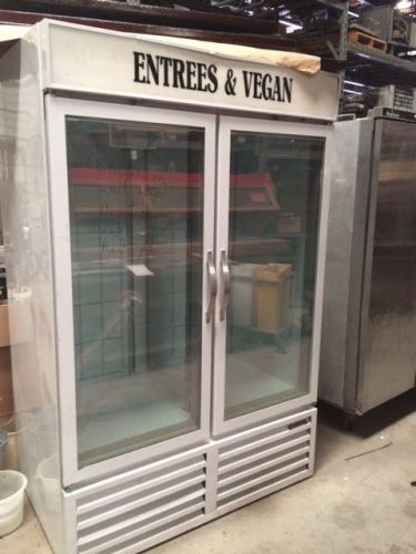 BEVERAGE AIR  2 DR. GLASS  FREEZER/MERCHANDISER