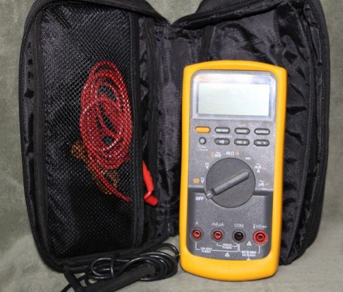 FLUKE 87 V TRUE RMS MULTIMETER WITH CARRY CASE