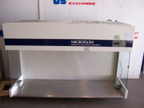 8244 MICROFLOW / ASTEC M50549-001 HORIZONTAL LAMINAR FLOW CLEAN BENCH 6 FT