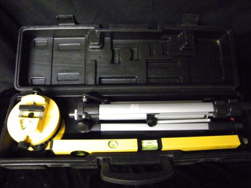 LIGHT LASER LEVEL KIT Excellent Cond. (Z)