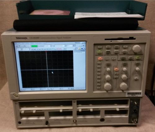 TEKTRONIX CSA8200 OSCILLOSCOPE/COMMUNICATIONS ANALYZER W/CERT/DATA