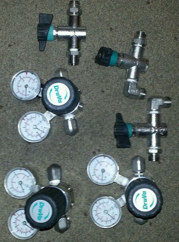 DruVa lot of 3 regulators and shut off valves