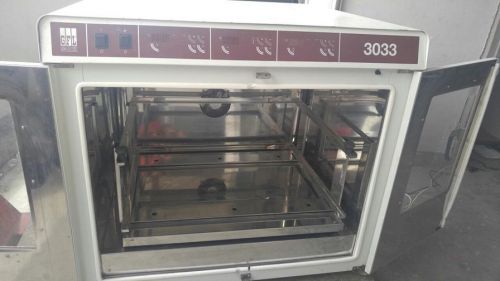 AAR 3958A -  GLF 3033 SHAKER INCUBATOR