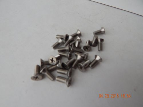 STAINLESS STEEL FLAT HEAD PHILLIPS MACHINE SCREW 10/32 x 1/2&#034;.  30 PCS. NEW