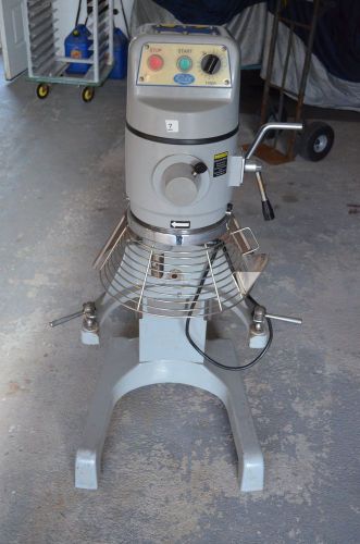 Globe 30 qt Dough Mixer SP30