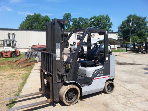 8000lb Capacity Nissan Forklift, 2009 Model, Short turn/boxcar lift, 4891hrs