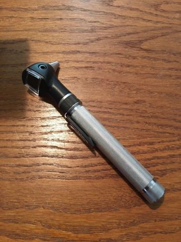 Welch Allyn PocketScope Otoscope &#034;AA&#034; Model 22820