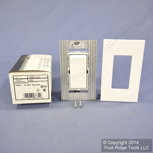 Leviton White Narrow Fin Monet 3-Way Rocker Switch 20A 120/277V 60Hz MNS20-D3W