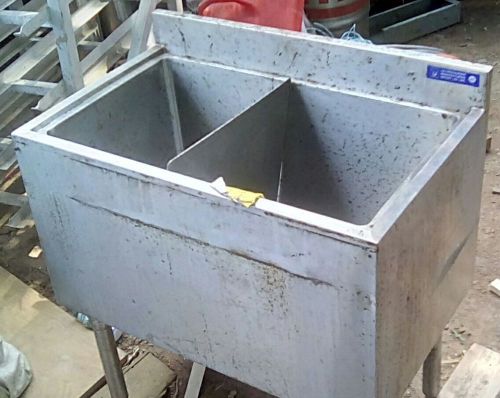 Ice bin