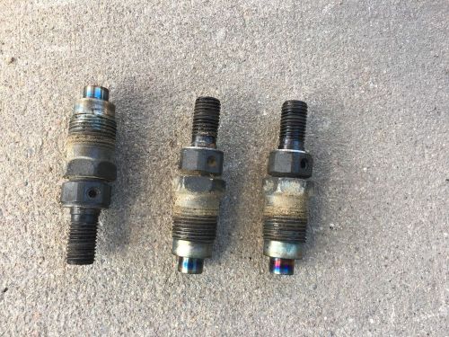 (SET OF 3) Fuel Injector 16001-53000 Kubota D722 Diesel Engine