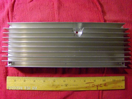 Large Aluminum Heat Sink  300 x 105 x 44 mm  Used