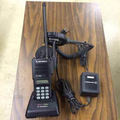 Motorola mt2000, h01kdh9aa7an, 160 ch, vhf 136-174 mhz, 5 watt for sale