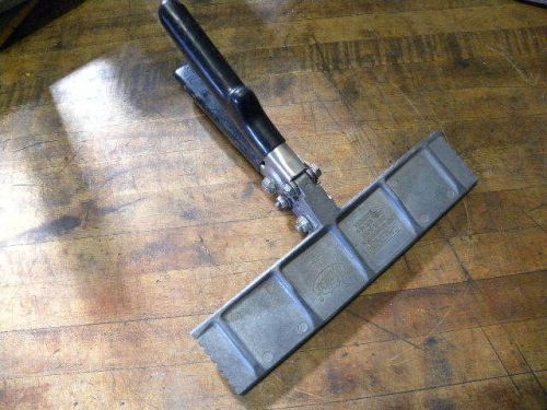 Malco S-9    Large Hand Seamer Sheet Metal Tongs