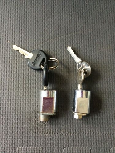 2 CYLINDER LOCK WITH 2 KEYS GREAT FOR STORAGE UNIT CYLINDER LOCKS! FREE SHIPPING