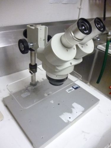 Meiji  Techno EMF Stereo Microscope on Stage,  L129