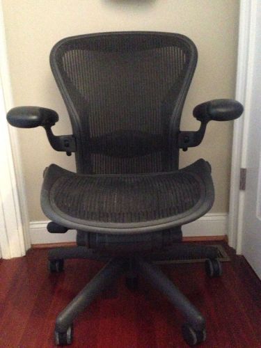 HERMAN MILLER AERON CHAIR BLACK MESH &amp; FRAME ~SIZE B~