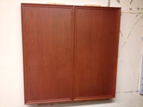 TRADITIONAL STYLE PRESENTATION BOARD / CASE CHERRY VENEER 4&#039; X 4&#039;