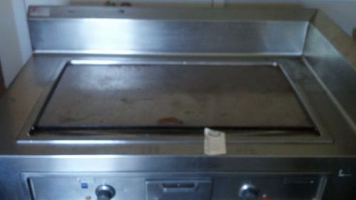 Wells g-196 (208v) electric griddle with cart for sale