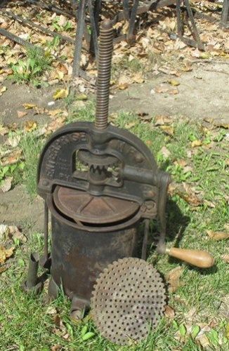 Enterprise 8 Quart Lard Press Cast Iron Sausage Stuffer Fruit Apple Cider Farm e