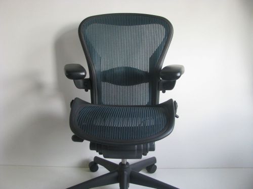 Aeron semi adjustable herman miller*b*tourmaline certified refurbished*nearnew ! for sale