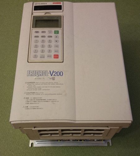 NEW MITSUBISHI FR-V240E-3.7K INVERTER W/ FREE FR-PU02 PANEL -- 0% VAT INVOICE --