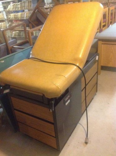 Hamilton manual exam table