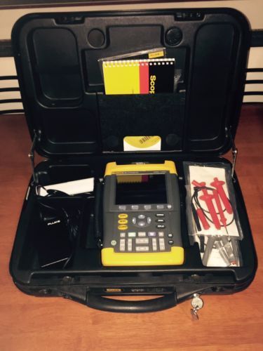 FLUKE 199 SCOPEMETER 200MHz 2.5GS/s w/ Case, Power Supply, Leads &amp; Manual