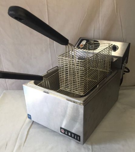 Anvil Vollrath FFA7110 Cayenne Series Electric Countertop Fryer - FFA 7110 10 Lb