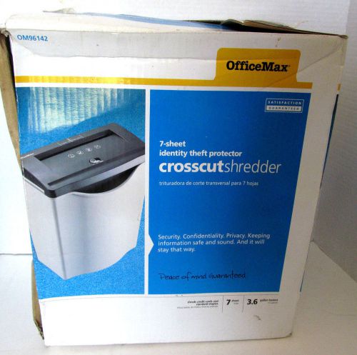 NEW IN BOX OFFICEMAX OM96142 7 SHEET CREDIT CARD CROSSCUT SHREDDER 3.6 GALLON