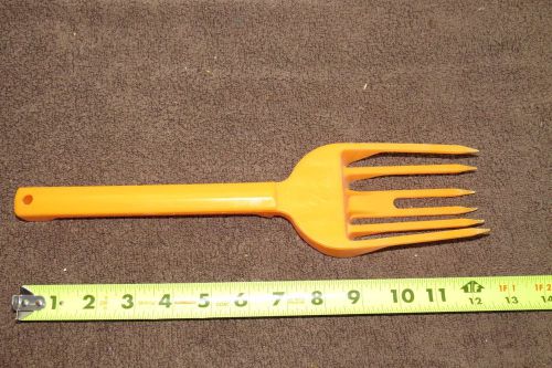 VINTAGE F&amp;F UNIVERSAL FOOD FORK THICK PLASTIC ORANGE PAT. NO D-262859 SERVER