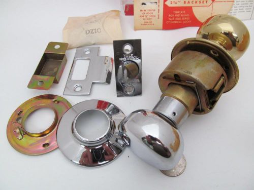 YALE PASSAGE LATCH LOCKSET NOS NEW LITCHFIELD BRIGHT BRASS/CHROME 2 TONE 5300