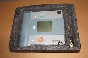 LAERDAL AED HEARTSTART FR  -e