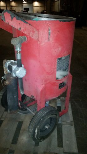 MARCO- CLEMCO 600 LB BLASTING POT