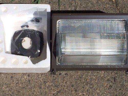 LITHONIA TWR1 150M TB LPI Security Lighting,120/208/240/277V,150W Bronze -NEW