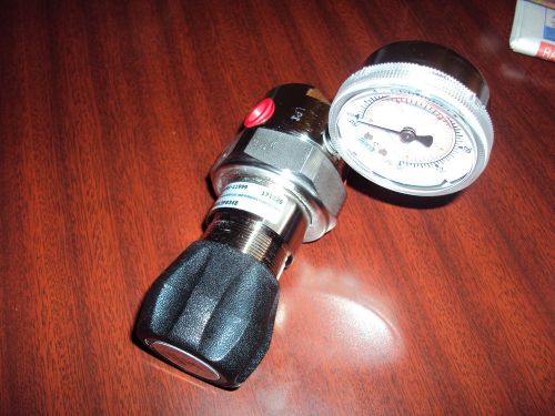 Parker veriflo 54013695-11999 series 4000 regulator with guage for sale