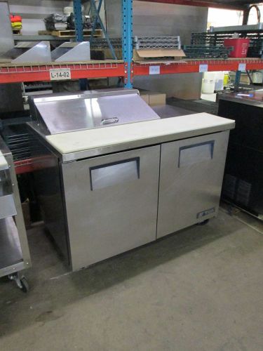 True TSSU-48-8  48&#034; Two Door Salad/Sandwich Prep Refrigerated Table- Nice Unit