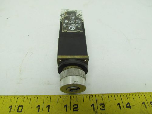 A-B Allen Bradley 800MR-H48B 2-Position Selector Switch No Key