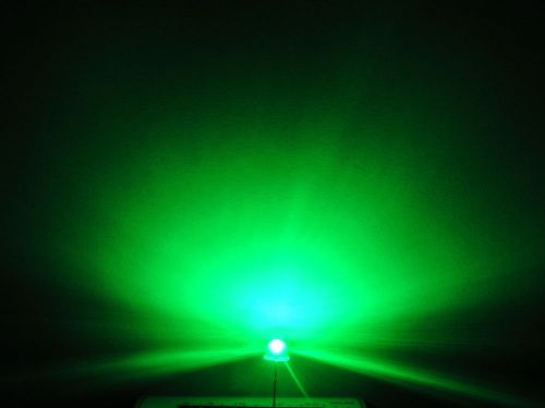 50pcs 5mm Straw Hat Clear Green LEDs Super Bright DIY