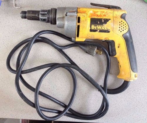 DeWalt DW269 Heavy Duty 1/4 in 1,000 rpm VSR VERSA-CLUTCH Drywall Scrugun works!