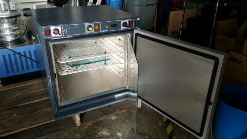 JOUAN CO2 INCUBATOR - AAR 3469A