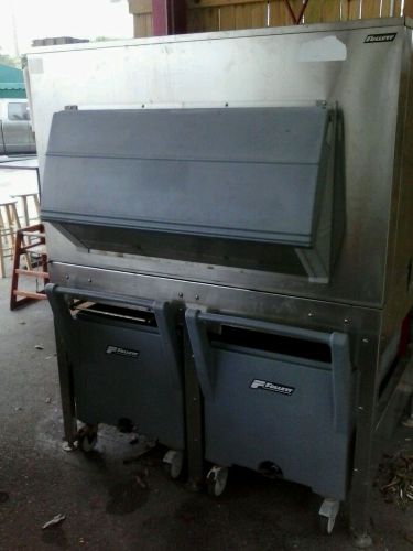 FOLLETT ICE BIN WITH TRANSPORT  CARTS ITS1350SG-60