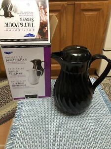 Vollrath 52140 Beverage Server,42 Oz,black Coffee Pitcher Swirlserve Carafe