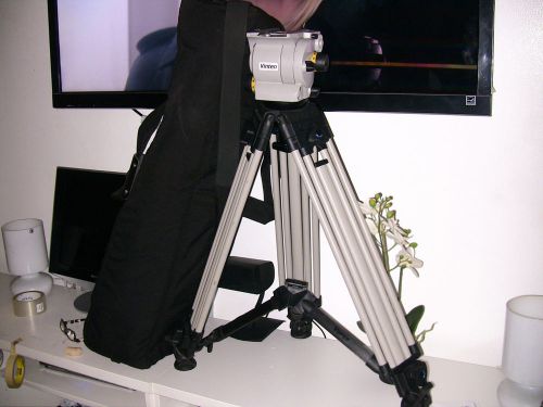 VINTEN - VISION 100 COMPLETE TRIPOD SYSTEM  MINT