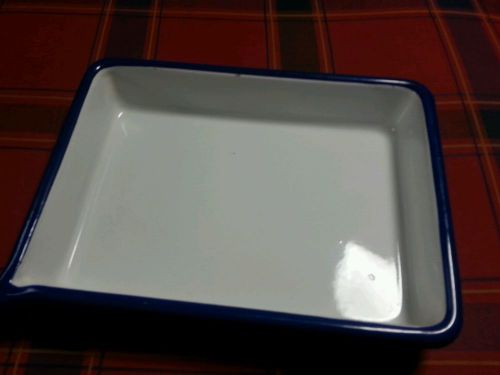 Antique Porcelin medical / laboratory pan