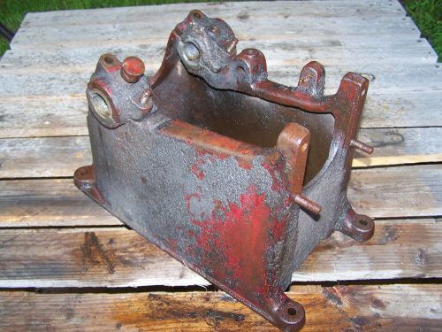 Original ASSOCIATED Chore Boy Hit Miss Gas Engine Crankcase Main Bearings NICE!