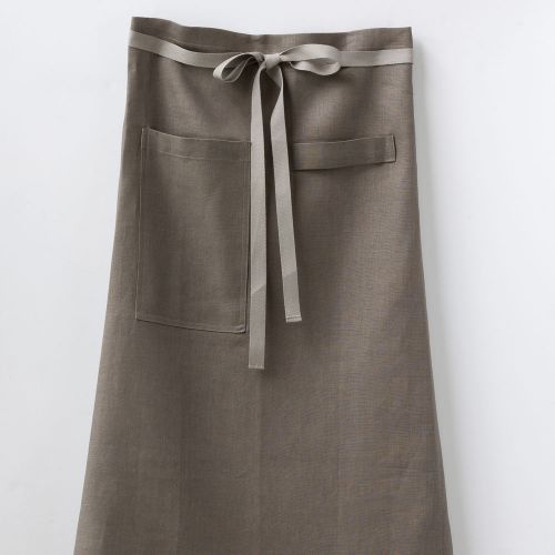 Studiopatro: Cafe Apron in Bark