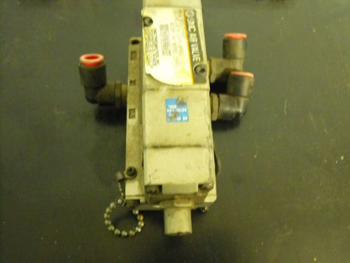 SMC Air Valve , NUS4114-0009F , Volt 120 , Max Temo 140F