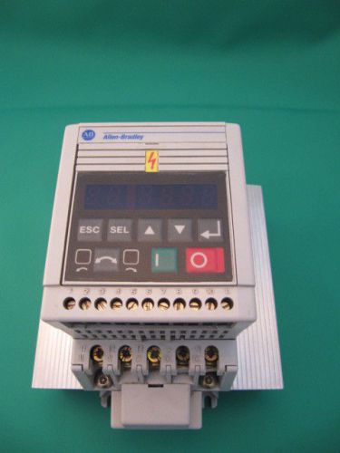 Allen-bradley 2.2kw / 3hp vfd 380-460 vac 3 phase 160-ba06nps1p1 ser b for sale