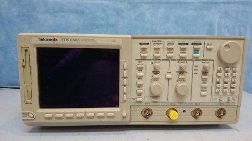 TEKTRONIX TDS684A DIGITAL OSCILLOSCOPE  1GHz,5GSa/s,4ch